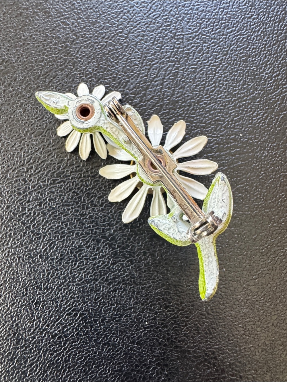 VTG 1960s Mod White & Yellow Enamel Double Daisy Brooch Pin Flower Power - Picture 2 of 3